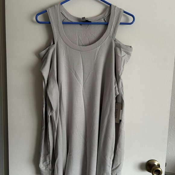 Cold Shoulder Knit top - Picture 1 of 6